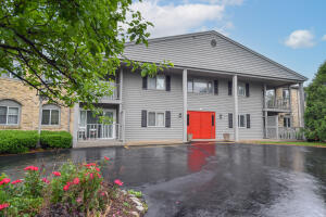 Glenview Condominium 7234 N Green Bay Ave 105 in Glendale wi. List Price: $189,000