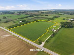 Lt2  310  Hwy in Manitowoc Rapids wi. List Price: $549,900