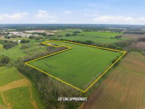 Lt3  310  Hwy in Manitowoc Rapids wi. List Price: $759,900