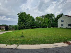 447  Northview  Trl in Hartford wi. List Price: $99,000