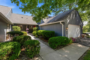 Whitman Place 10329 N Savannah Ct  in Mequon wi. List Price: $475,000