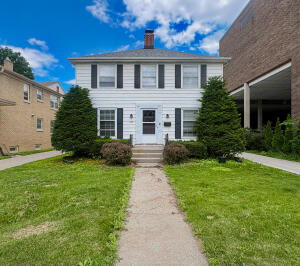 528 N 63rd St in Wauwatosa wi. List Price: $419,900