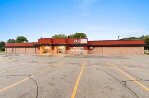 2330  Menasha Ave in Manitowoc wi. List Price: $450,000