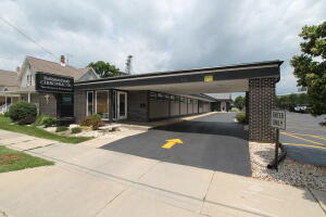 196 W Chestnut St in Burlington wi. List Price: $1,200