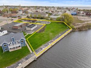 1609  16th  St in Two Rivers wi. List Price: $299,900