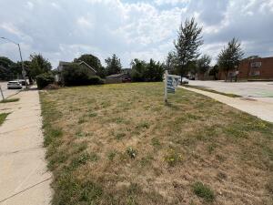 9201 W National  Ave in West Allis wi. List Price: $80,000