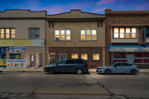 3015 S 13th St in Milwaukee wi. List Price: $400,000