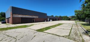 8260 W Northridge Mall Rd in Milwaukee wi. List Price: $750,000