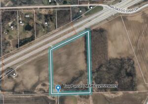 Lt3  Loomis Rd in Muskego wi. List Price: $895,000