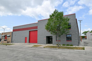 2121 S 55th St in West Allis wi. List Price: $4,500
