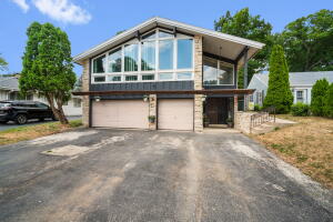 10340 W Rogers St in West Allis wi. List Price: $449,000