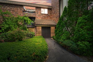Manchester Village 2200 W Good Hope Rd 317 in Glendale wi. List Price: $120,000