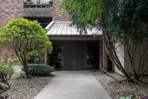 Manchester Village 2350 W Good Hope Rd 254 in Glendale wi. List Price: $100,000