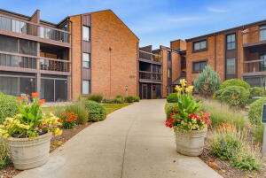 The Cloisters of Greenfield 6100 W Stonehedge Dr 365D in Greenfield wi. List Price: $154,500