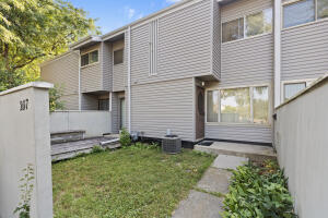 East Bluff Condominiums 207  East Bluff -  in Madison wi. List Price: $165,000