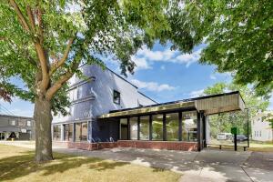 431  Broad St in Lake Geneva wi. List Price: $1,500,000