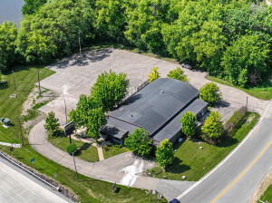 32400  Geneva Rd in Wheatland wi. List Price: $775,000