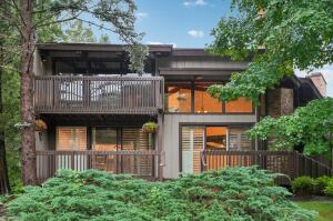 Abbey Hill 930  Alpine Dr  in Fontana wi. List Price: $560,000