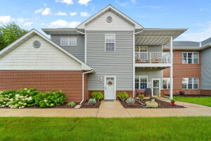 Park Place 691 W Dekora St Unit E in Saukville wi. List Price: $274,500