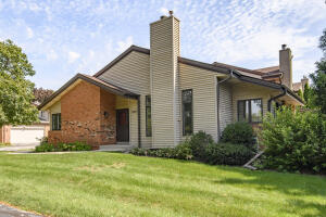 Elm Grove Parkway 880  Pilgrim Pkwy  in Elm Grove wi. List Price: $435,000