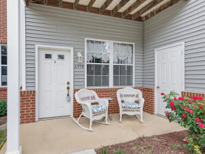 Park Place 695 W Dekora St D in Saukville wi. List Price: $275,000