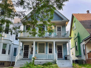 1916 E Webster Pl in Milwaukee wi. List Price: $499,000