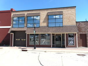 113 N 6th Ave in West Bend wi. List Price: $1,500