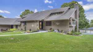 Hawthorne Ridge 1013  Aspen Rd  in Kohler wi. List Price: $520,000