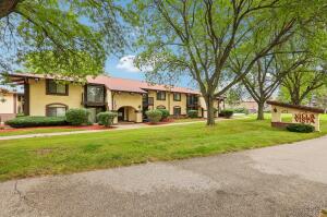 Villa Vista Condominiums N82W13506  Fond Du Lac Ave A207 in Menomonee Falls wi. List Price: $134,500