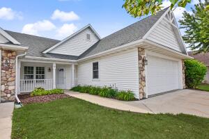 Bay & Landing at Elkhart Lake 12  Cedar Ln  in Elkhart Lake wi. List Price: $400,000