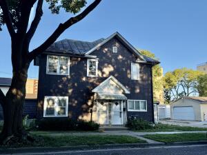 416-418  8th St in La Crosse wi. List Price: $219,000