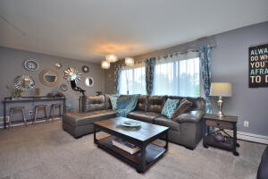 Squires Grove 1190  Pilgrim Pkwy  in Elm Grove wi. List Price: $244,000