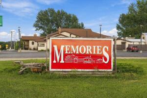 1077  Lake Dr in Port Washington wi. List Price: $690,000