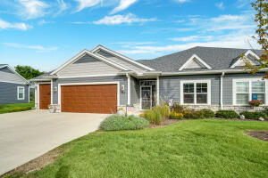 Phantom Lake Preserve 135  Phantom Lake Ct  in Mukwonago wi. List Price: $474,900