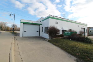 400 S Pine St in Burlington wi. List Price: $549,900