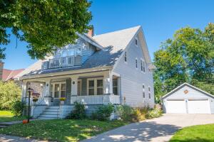 7042  Aetna Ct in Wauwatosa wi. List Price: $424,900