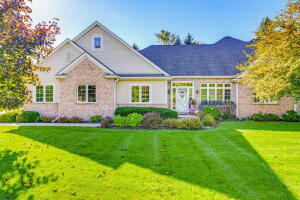 River Birch Place 11267 N River Birch Dr  in Mequon wi. List Price: $649,000