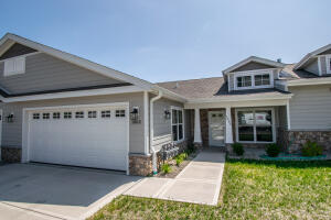 Eisenbahn Village 1063  Anchor Ave  in West Bend wi. List Price: $399,900