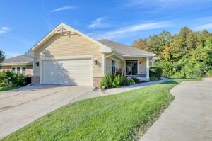 Lilly Creek Townehomes W129N6745  Northfield Cir  in Menomonee Falls wi. List Price: $574,000