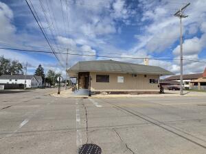 1200  Madison St in Two Rivers wi. List Price: $365,000