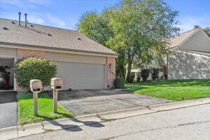 Camelot Trails 7335 S Delaine Dr  in Oak Creek wi. List Price: $259,900