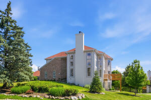 The Highlands 1505  Highland Dr 8-40 in Geneva wi. List Price: $535,000
