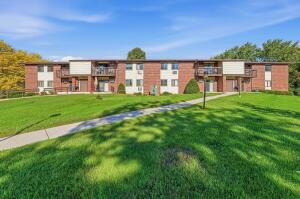 Parkview Condominiums 800 S Park Ave 2F in Fond Du Lac wi. List Price: $137,000