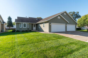 Lakota Village 3049  Lakota Pl  in La Crosse wi. List Price: $299,900