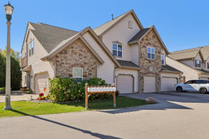 Chateau 8673 S Roxbury Way  in Oak Creek wi. List Price: $269,900