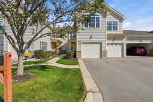 Prairie Wind 1150  Park Dr 805 in Lake Geneva wi. List Price: $389,900