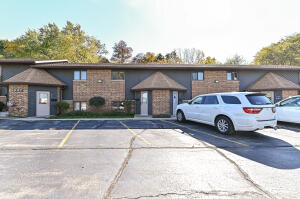 Country View 637  Meadow Ln 207 in Burlington wi. List Price: $187,000