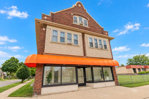 6830 W Lincoln Ave in West Allis wi. List Price: $399,000