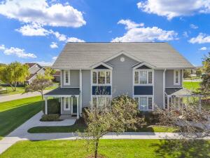 Geneva National 794  Geneva National Ave 6-06 in Geneva wi. List Price: $225,000