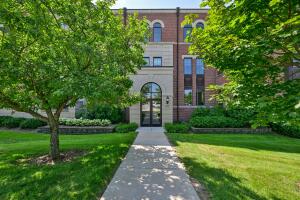 Plaza at Towne Centre 19045  Thomson Dr 104 in Brookfield wi. List Price: $449,900
